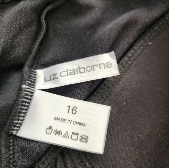 Liz Claiborne One Piece Black Rouched Slimming Soft Cups Swimsuit Size 16 NWT - Picture 3 of 6